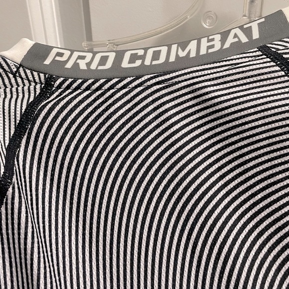 Nike Mens Pro Combat Padded Football Shirt Gray Silver Striped X-Large - Picture 4 of 4